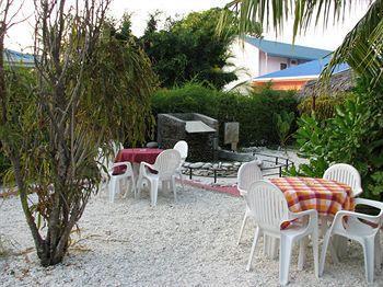 Asseyri Tourist Inn Hanimaadhoo Island Exterior photo